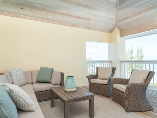 Luxurious Beachfront Villa in Little Exuma - 4-Bedroom Getaway